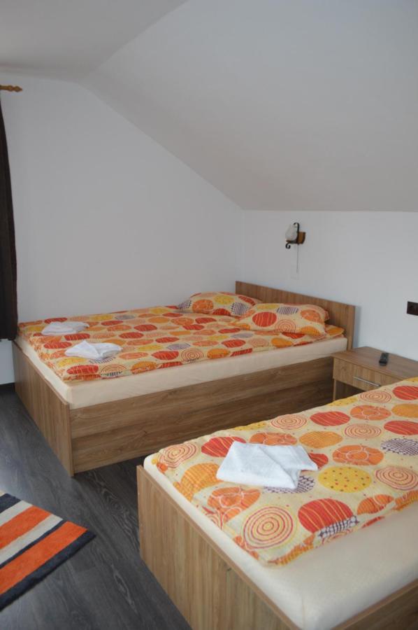 Havasi Gyopar Bed & Breakfast Прайд Екстериор снимка