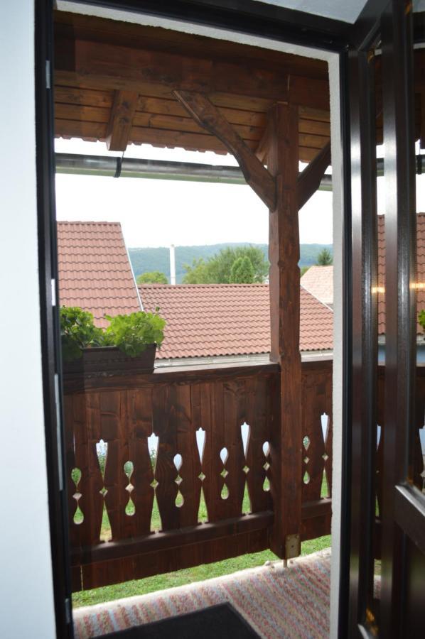 Havasi Gyopar Bed & Breakfast Прайд Екстериор снимка