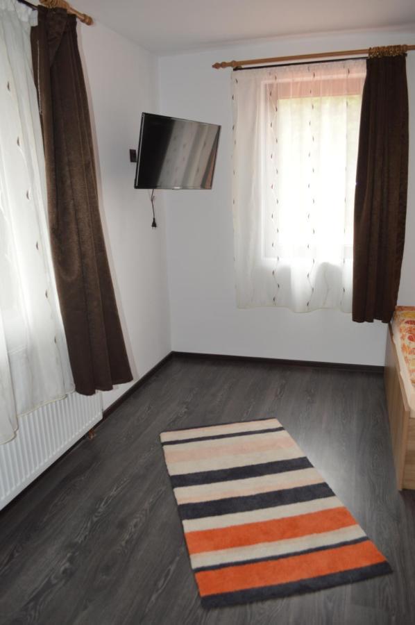 Havasi Gyopar Bed & Breakfast Прайд Екстериор снимка