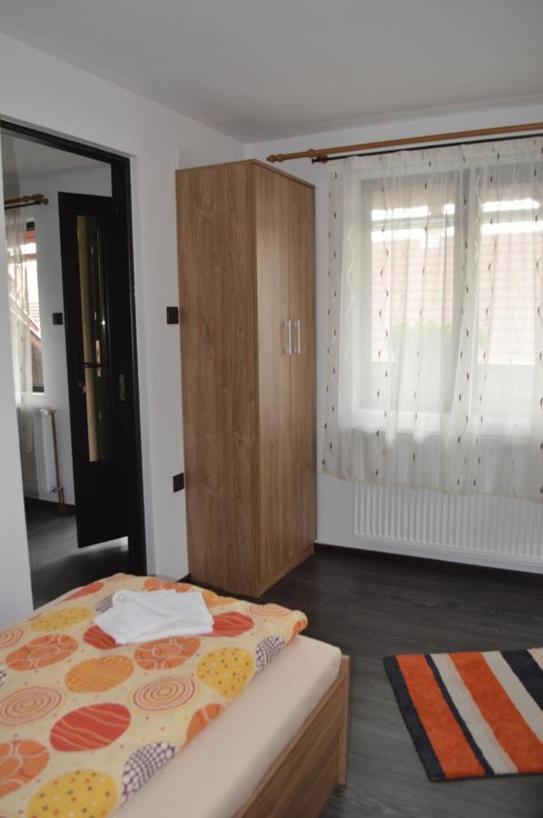 Havasi Gyopar Bed & Breakfast Прайд Екстериор снимка