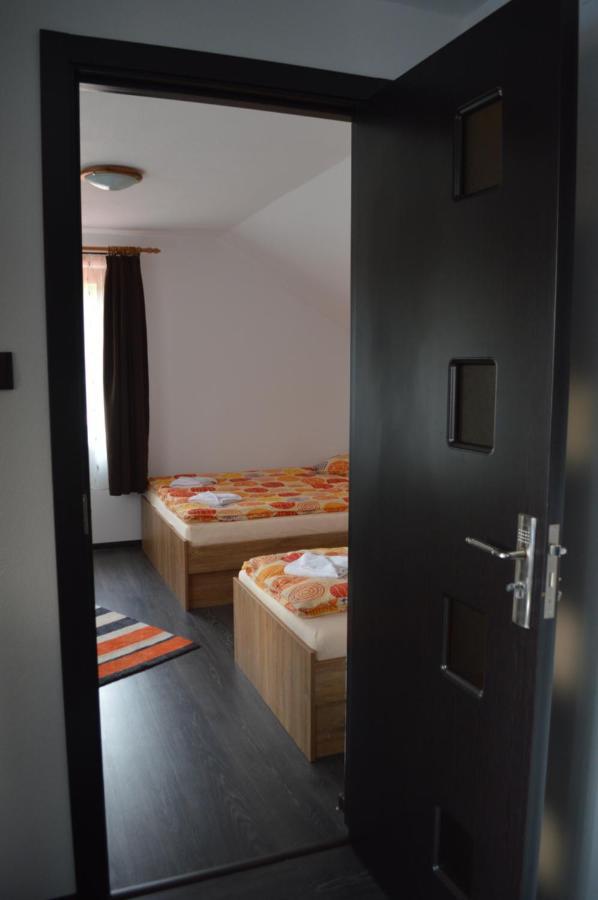 Havasi Gyopar Bed & Breakfast Прайд Екстериор снимка