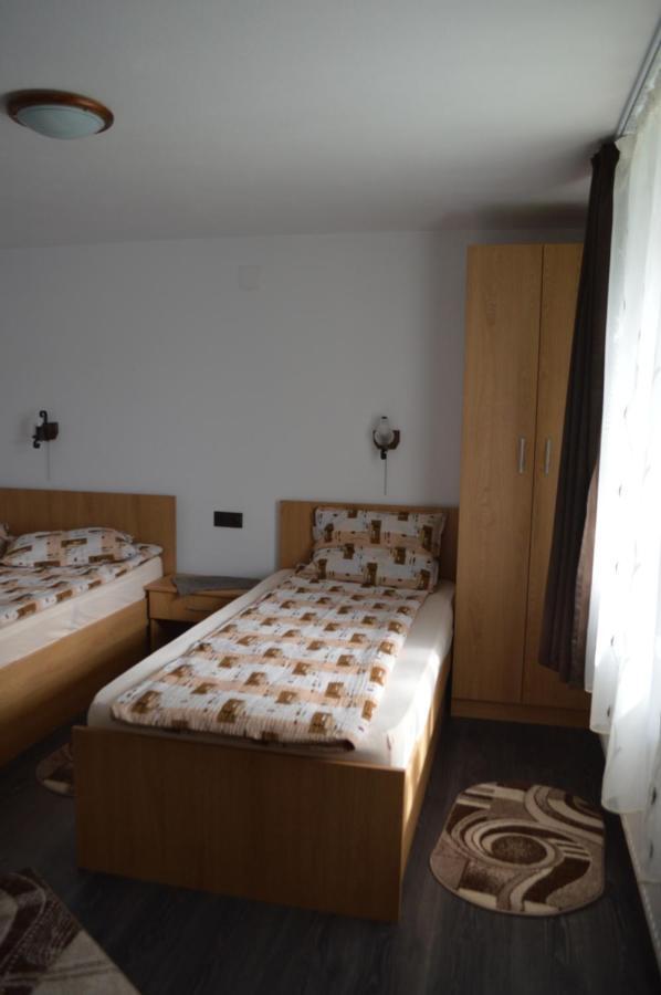 Havasi Gyopar Bed & Breakfast Прайд Екстериор снимка